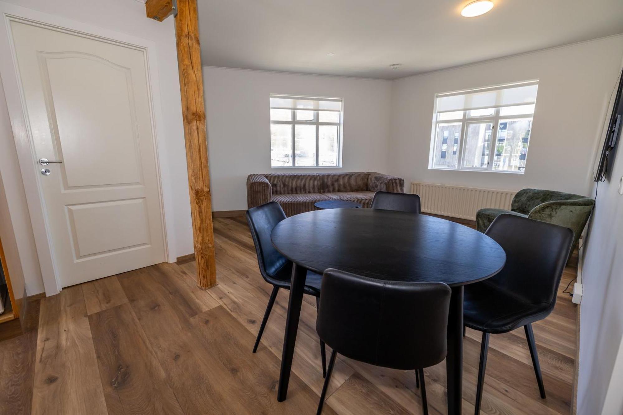 Steinaskjol Apartments آكيورِيْري المظهر الخارجي الصورة