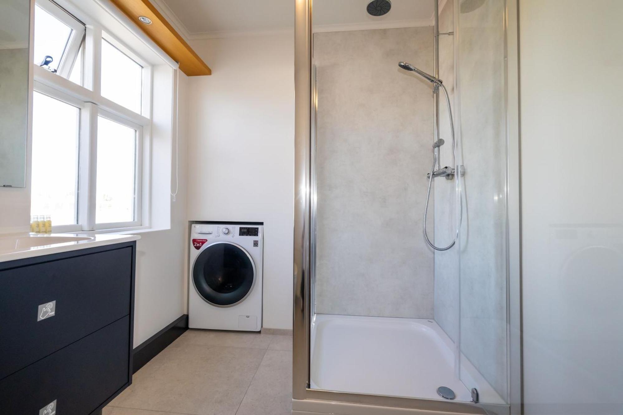 Steinaskjol Apartments آكيورِيْري المظهر الخارجي الصورة