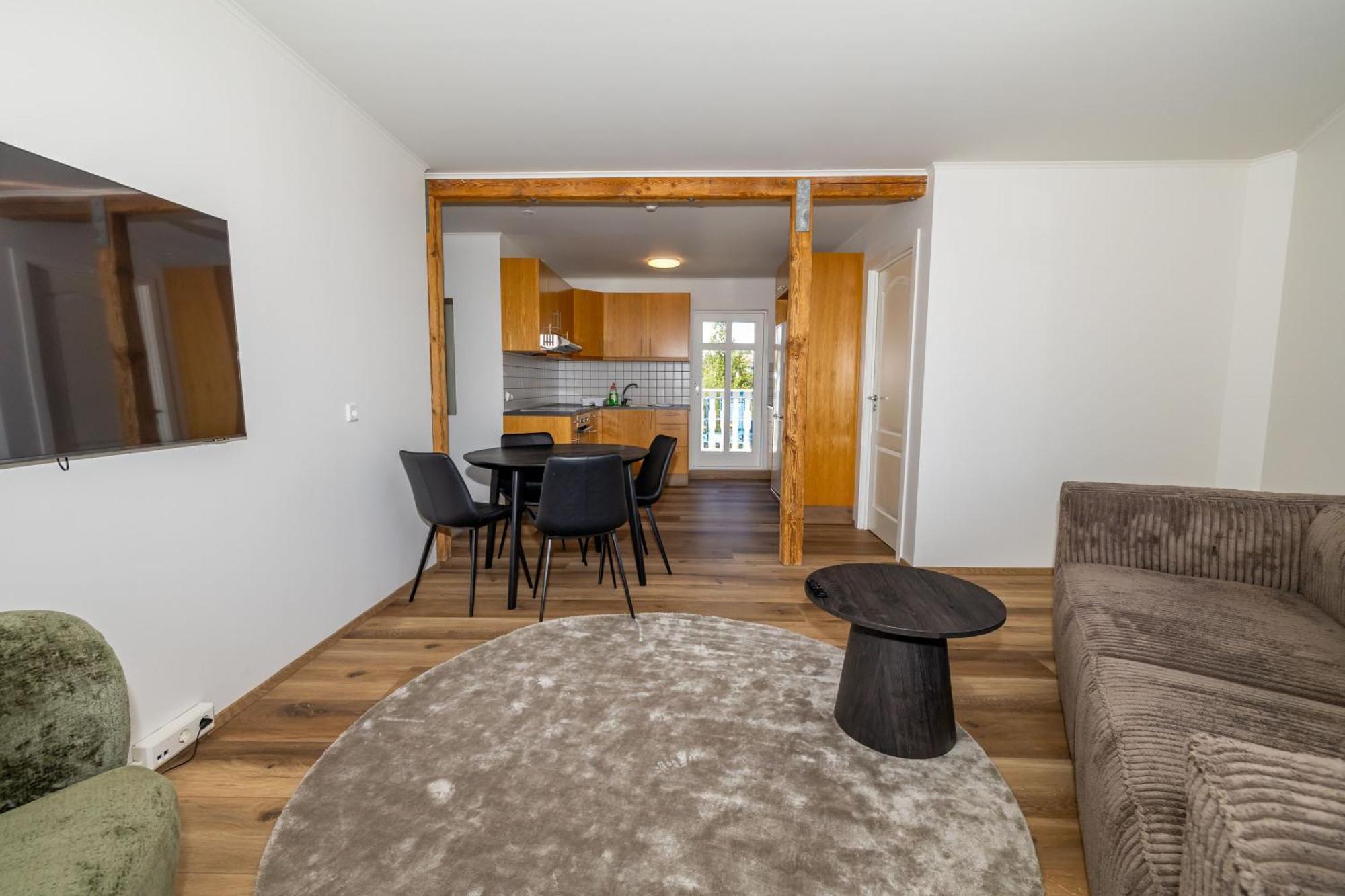Steinaskjol Apartments آكيورِيْري المظهر الخارجي الصورة